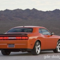 : Dodge Challenger сзади