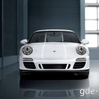 : Порше 911 Каррера GTS спереди