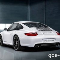 : Porsche 911 Carrera GTS сзади, сбоку