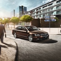 : Škoda Superb new вид сбоку, спереди