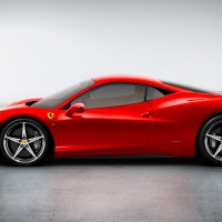 : Ferrari 458 Italia сбоку