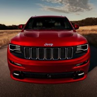 : фото Jeep Grand Cherokee спереди