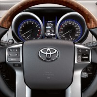 Руль, приборная панель Toyota Land Cruiser Prado: 