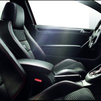 : Volkswagen Golf GTI передние сидения
