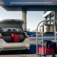 Toyota Corolla: сзади с открытым багажником