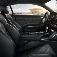 Audi R8 Coupe: салон спереди справа сбоку
