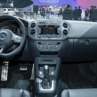 Volkswagen Tiguan: салон спереди