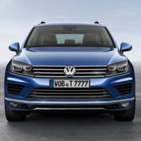Volkswagen Touareg: спереди