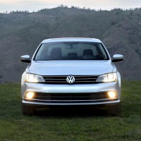 Volkswagen Jetta: спереди