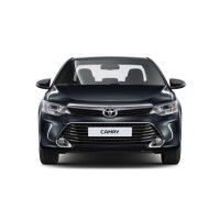 Toyota Camry: спереди